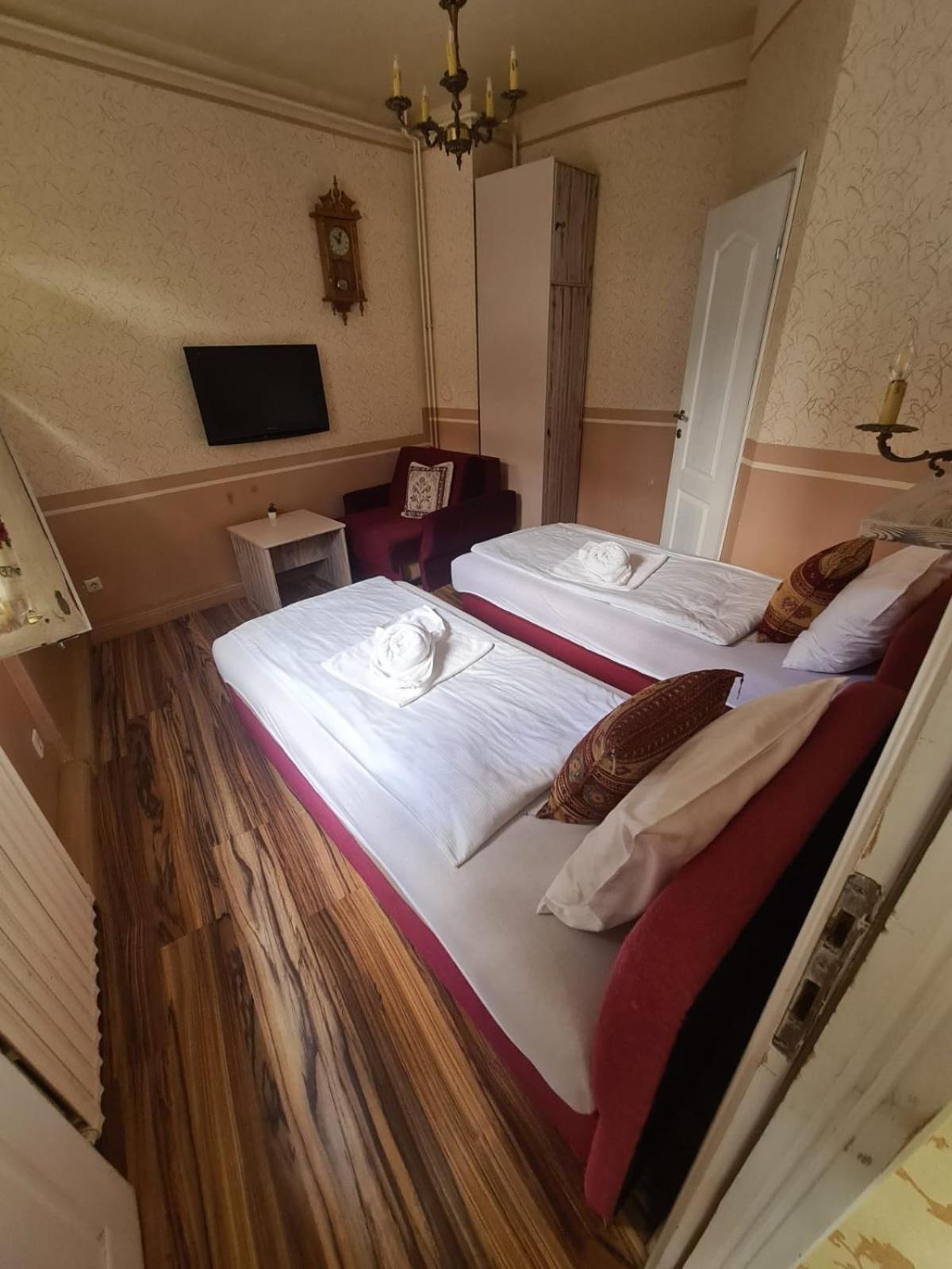 Guesthouse Nia Deluxe Szarajevó Kültér fotó